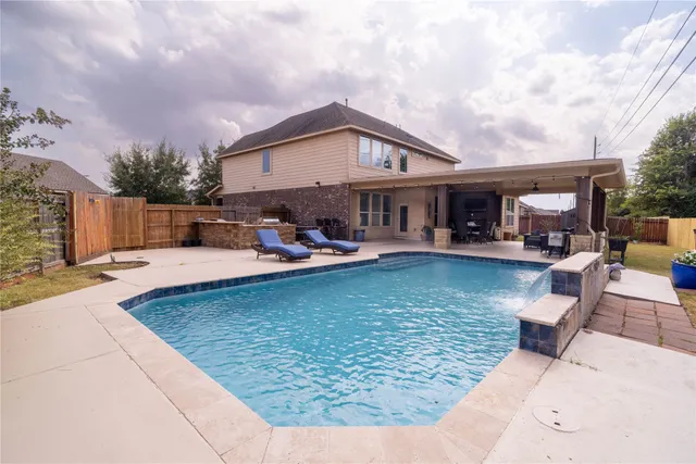 $434,900 | 402 Heatherton Hill Drive, Rosenberg, TX 77469