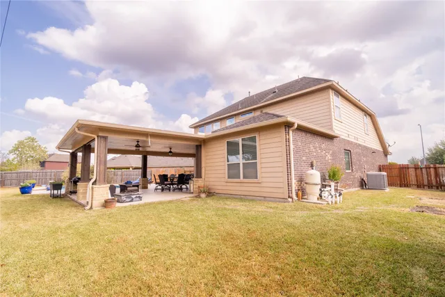 $434,900 | 402 Heatherton Hill Drive, Rosenberg, TX 77469