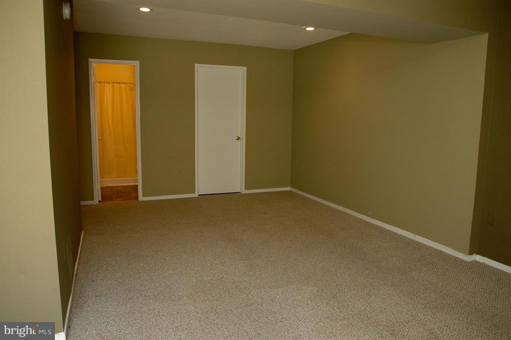 2384 Hunters Square Court Reston, VA 20191 - Photo 13 of 21 Basement