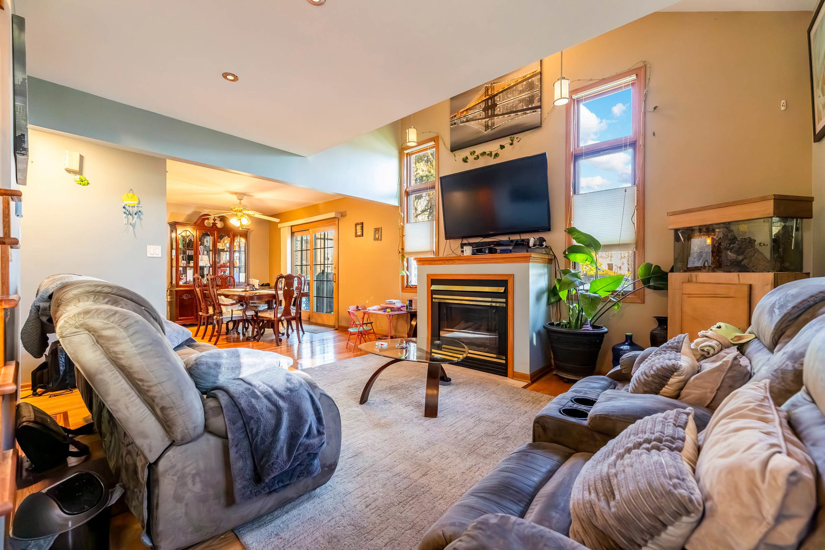7057 100th Street Chicago Ridge, IL 60415 - Photo 2 of 21 Gallery Image 2