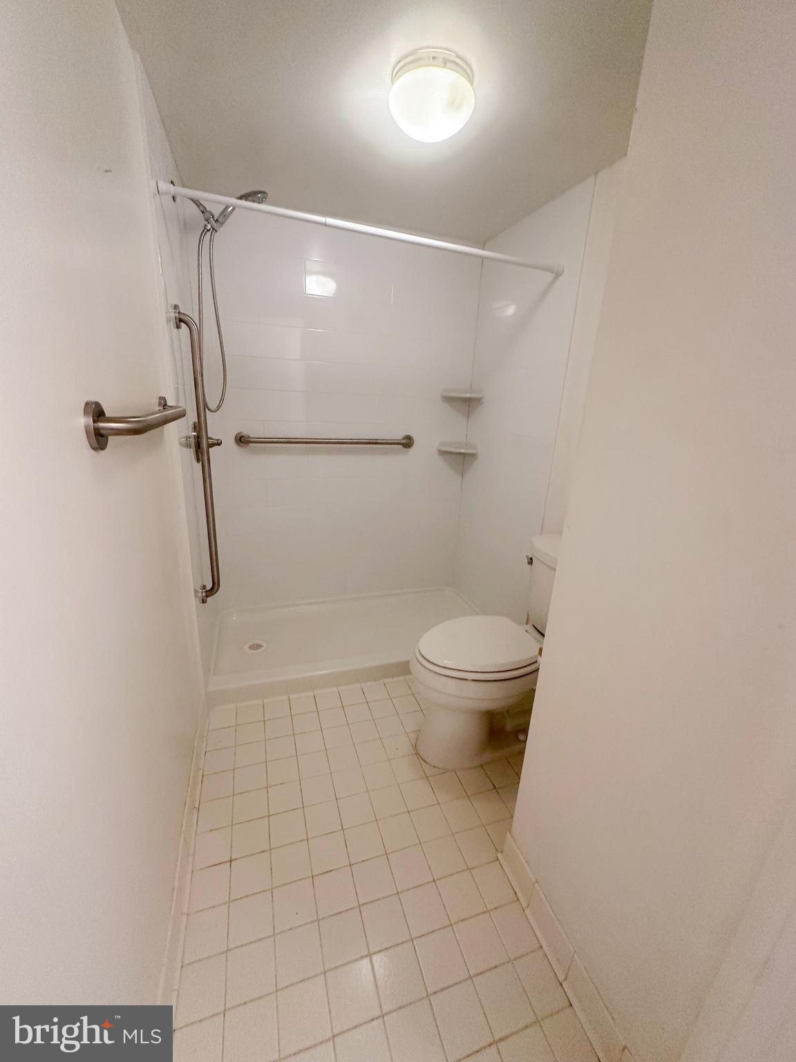 205 East Joppa Road, Unit 1904 Baltimore, MD 21286 - Photo 10 of 12 Bath