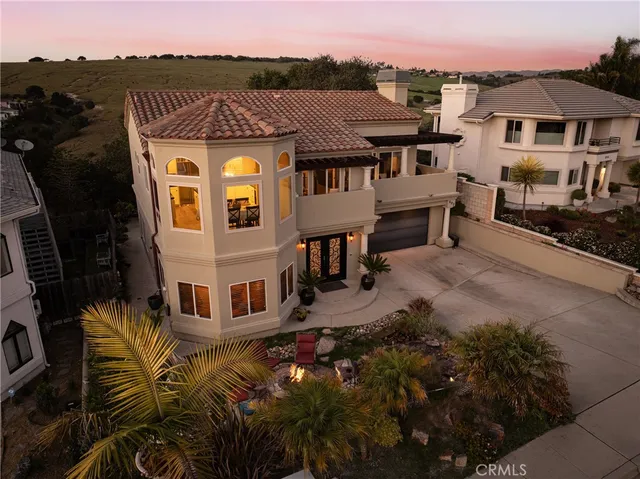 $1,695,000 | 692 Shamrock Lane, Pismo Beach, CA 93449