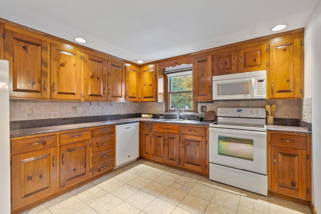 58 Washington Street Topsfield, MA 01983 - Photo 11 of 41