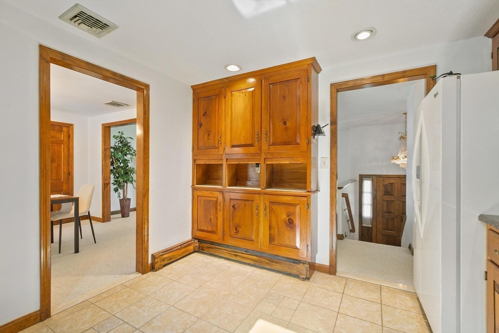 58 Washington Street Topsfield, MA 01983 - Photo 8 of 41