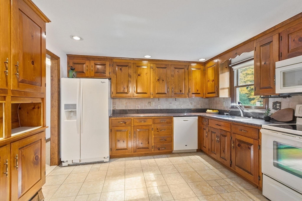 58 Washington Street Topsfield, MA 01983 - Photo 10 of 41