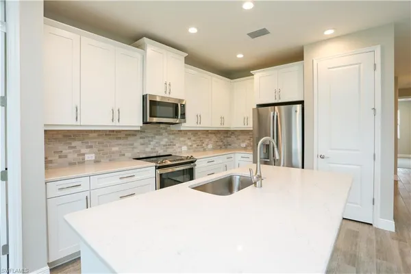 $2,795 | 2626 Seychelles Circle, Unit 1405, Naples, FL 34112