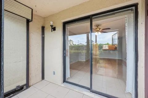 $159,900 | 7142 Golf Colony Court, Unit 102, Lake Worth, FL 33467