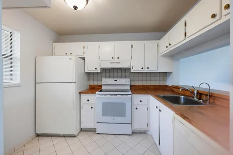 $159,900 | 7142 Golf Colony Court, Unit 102, Lake Worth, FL 33467