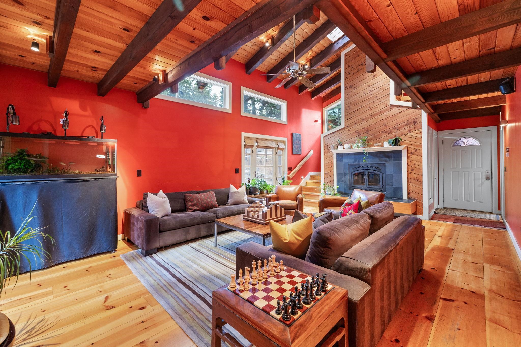 12230 Pine Forest Road Truckee, CA 96161 - Photo 5 of 28 Gallery Image 5