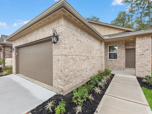 $265,000 | 2010 West Darlington Oak Court, Conroe, TX 77304
