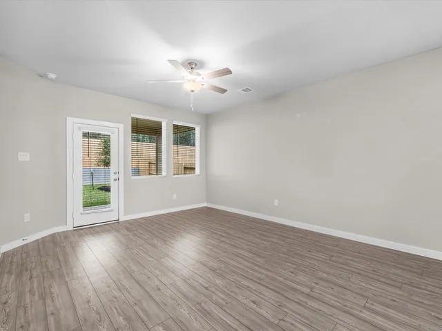 $265,000 | 2010 West Darlington Oak Court, Conroe, TX 77304