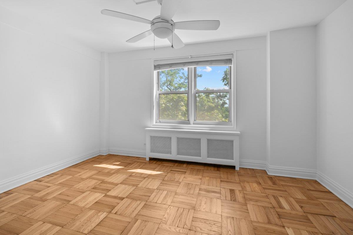 4525 Henry Hudson Parkway West, Unit 609 Bronx, NY 10471 - Photo 12 of 26 a view of an empty room with a window