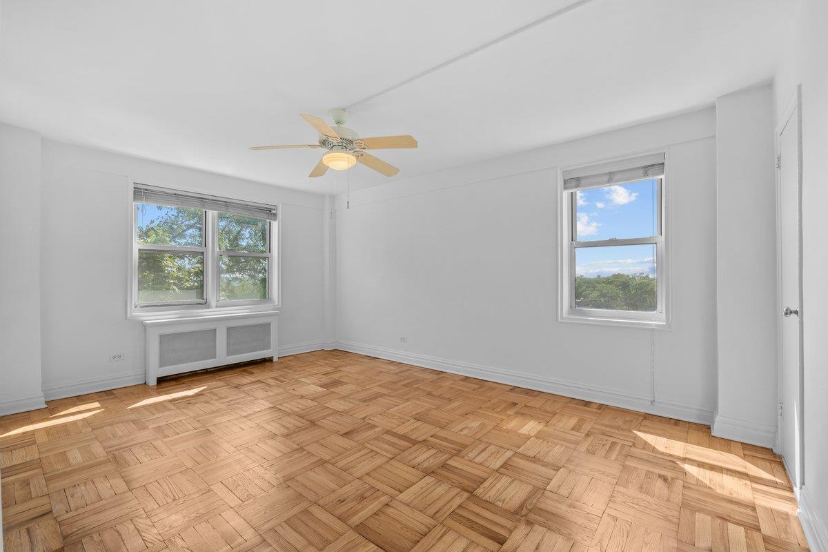 4525 Henry Hudson Parkway West, Unit 609 Bronx, NY 10471 - Photo 9 of 26 a view of an empty room with a window