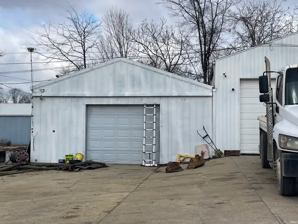 $135,000 | 203 West 10th Street, Mount Vernon, IN 47620