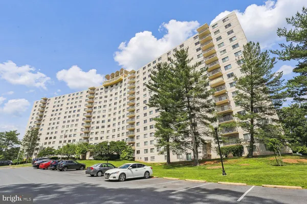 $179,000 | 1121 University Boulevard West, Unit 1111, Silver Spring, MD 20902