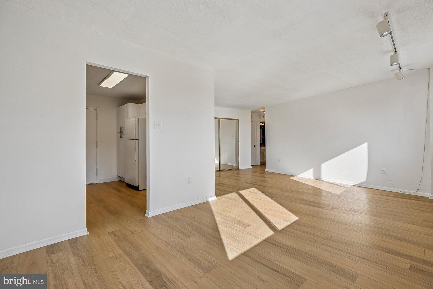 1121 University Boulevard West, Unit 1111 Silver Spring, MD 20902 - Photo 16 of 52 Dining Area