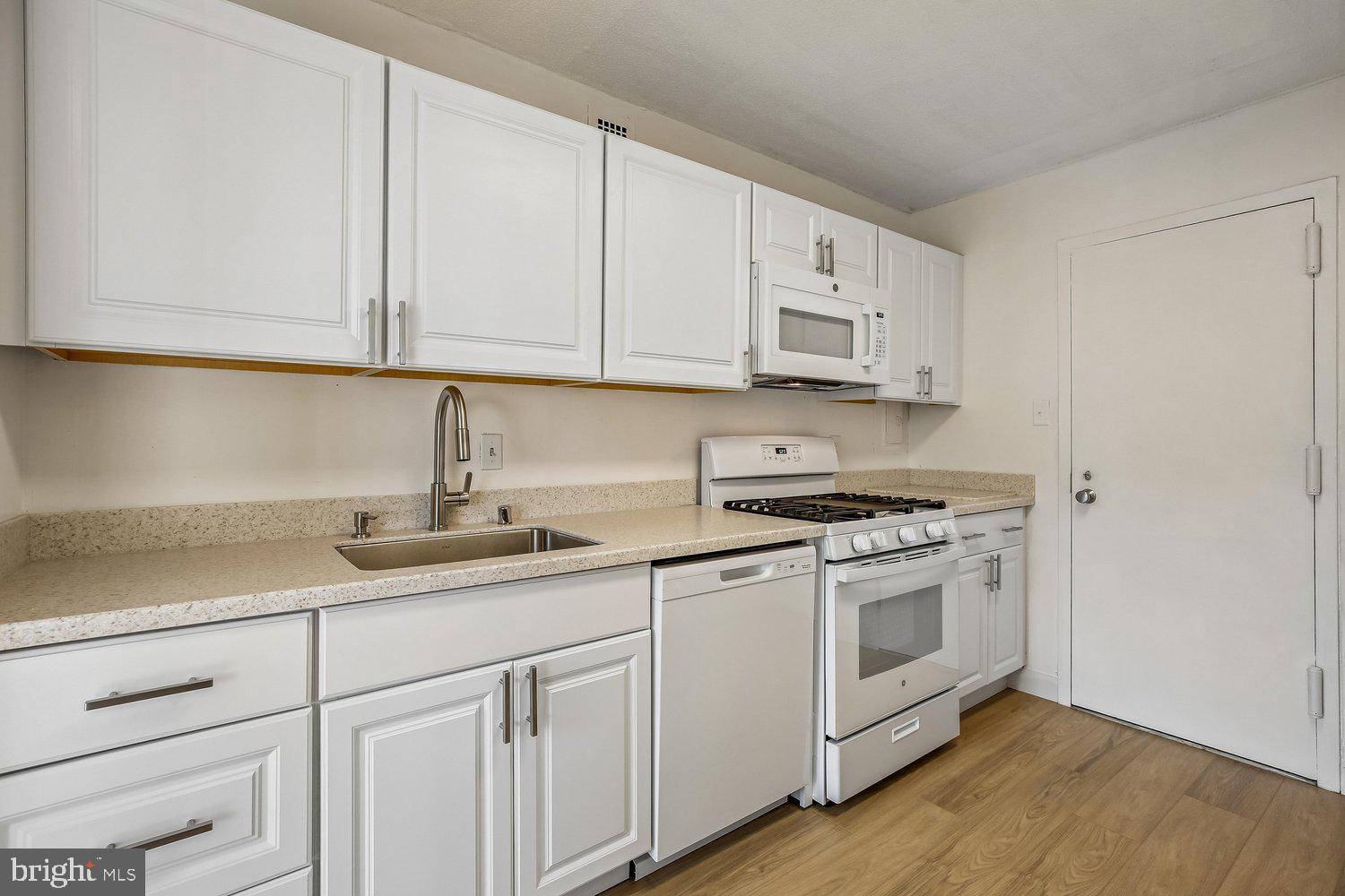 1121 University Boulevard West, Unit 1111 Silver Spring, MD 20902 - Photo 18 of 52 Kitchen