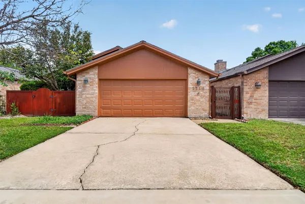 $230,000 | 7710 Green Lawn Drive, Houston, TX 77088