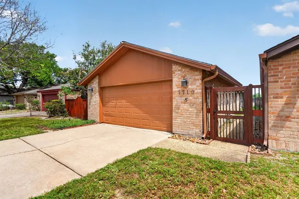 $230,000 | 7710 Green Lawn Drive, Houston, TX 77088