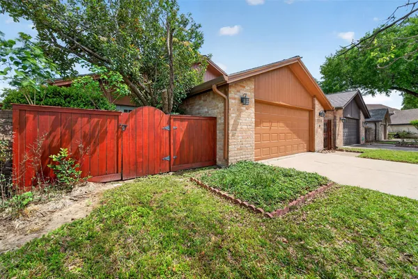 $230,000 | 7710 Green Lawn Drive, Houston, TX 77088