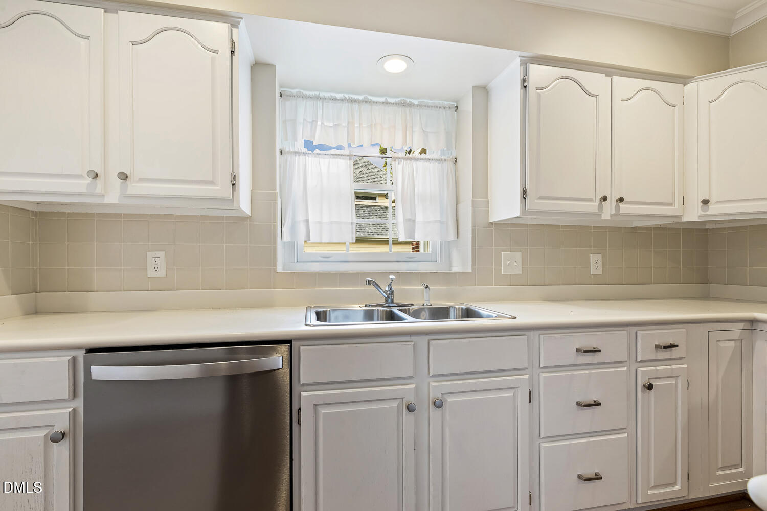 8801 Wildwood Links Raleigh, NC 27613 - Photo 27 of 68 026