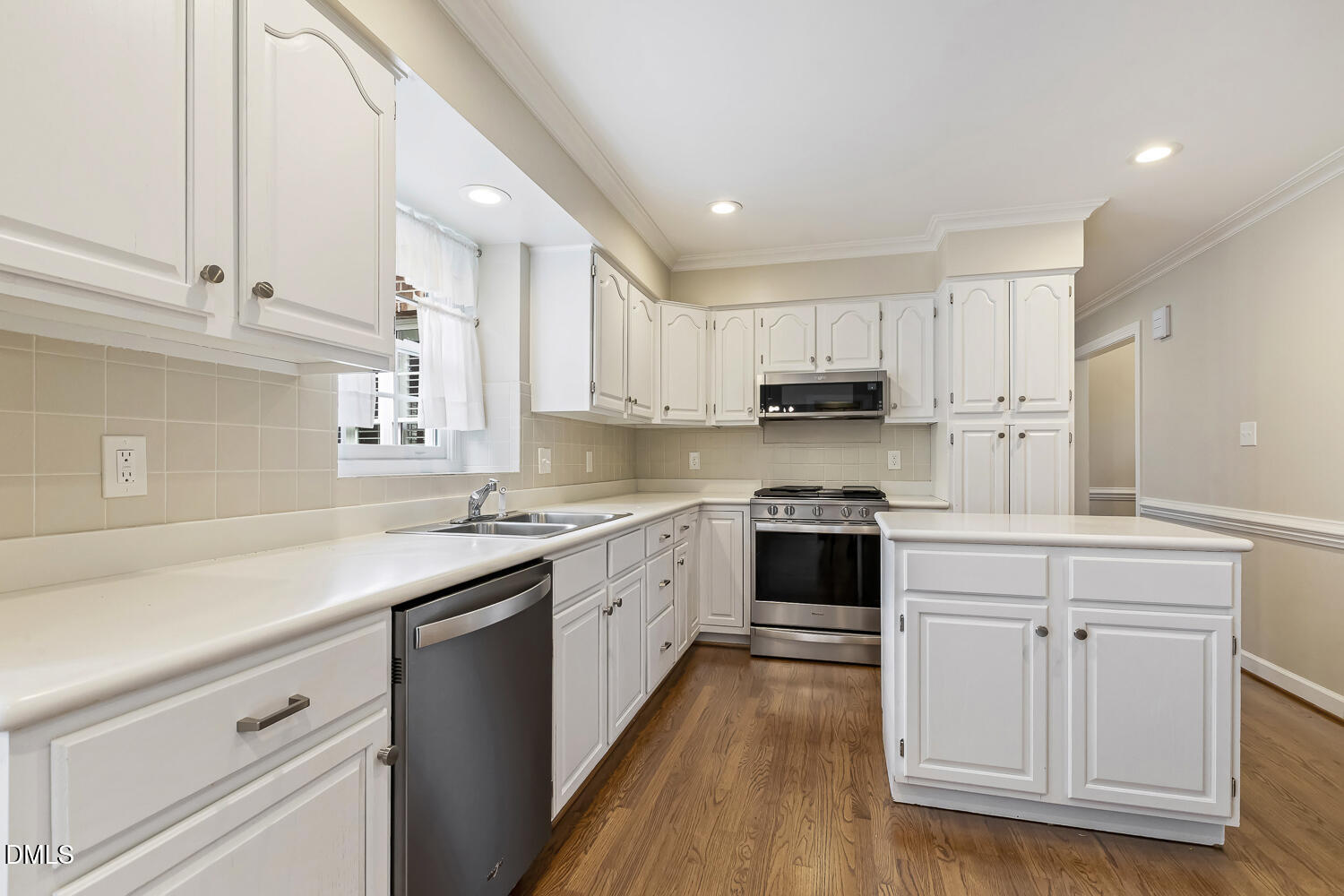 8801 Wildwood Links Raleigh, NC 27613 - Photo 28 of 68 027