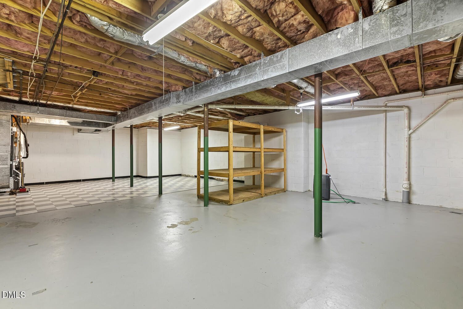 8801 Wildwood Links Raleigh, NC 27613 - Photo 54 of 68 055