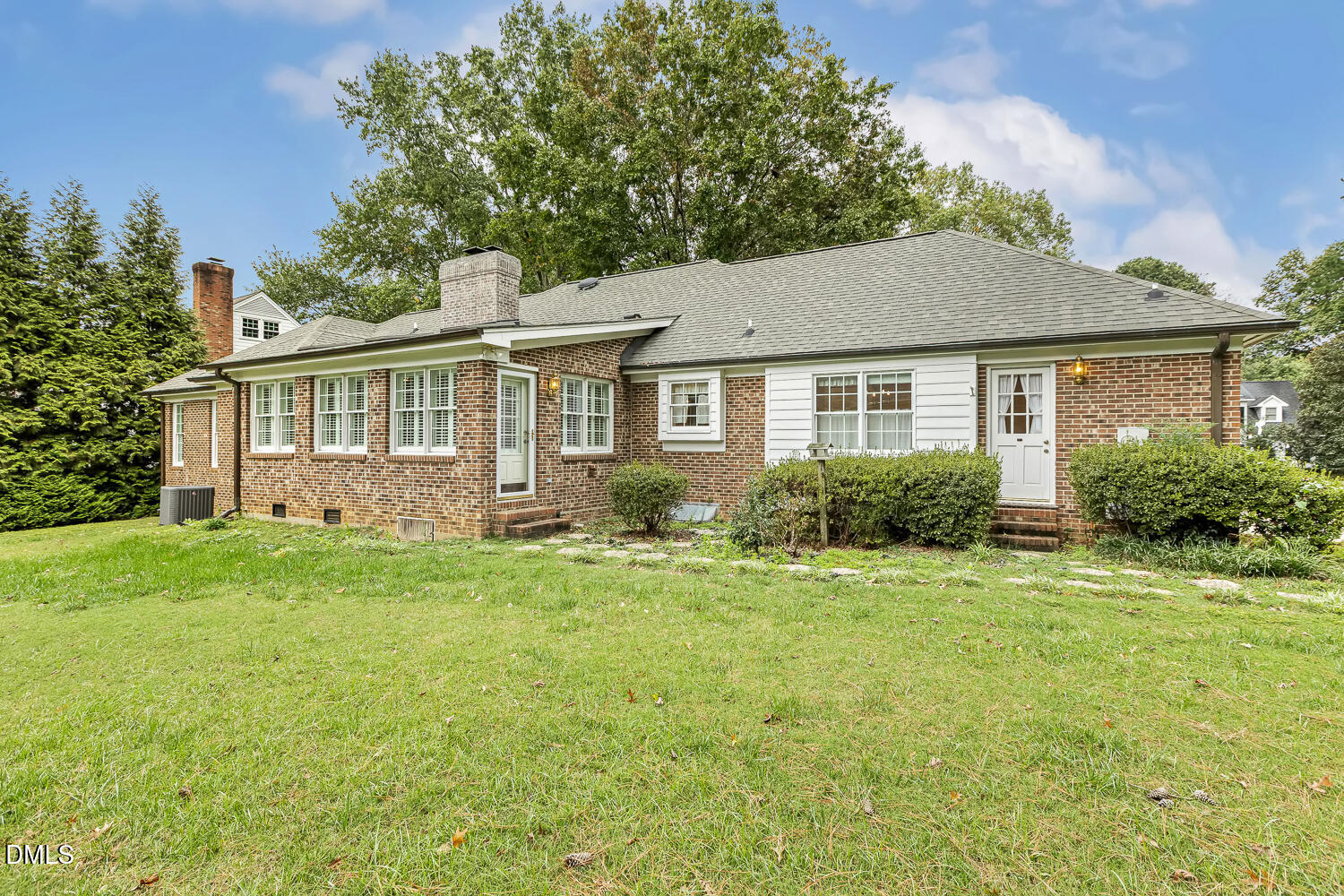 8801 Wildwood Links Raleigh, NC 27613 - Photo 59 of 68 060