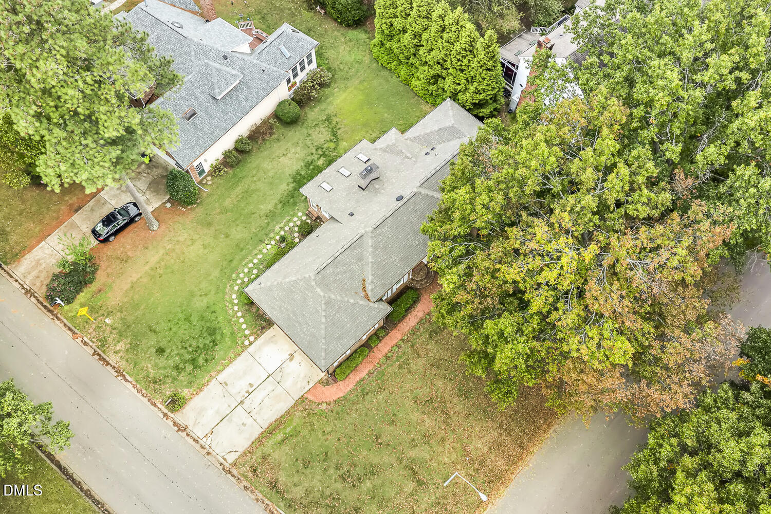 8801 Wildwood Links Raleigh, NC 27613 - Photo 63 of 68 065
