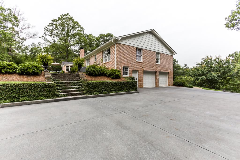 6548 Standing Boy Road Columbus, GA 31904 - Photo 25 of 40 Side view - Parking pad, garage