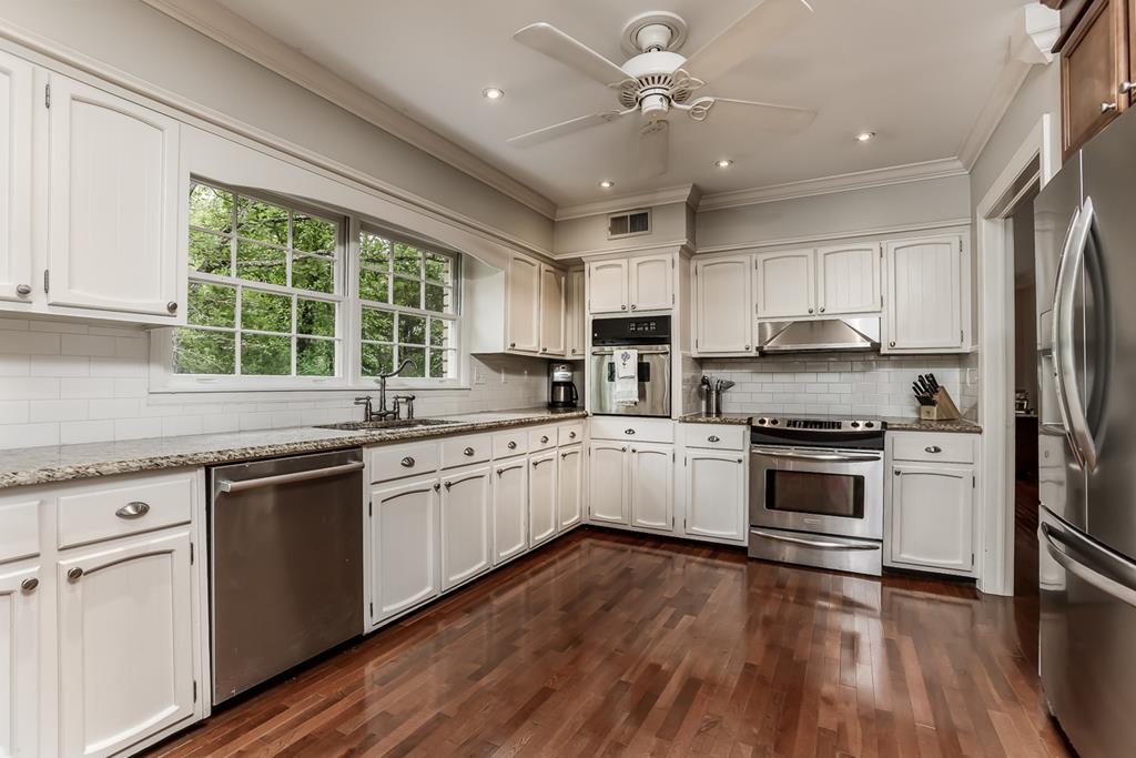 6548 Standing Boy Road Columbus, GA 31904 - Photo 10 of 40 Kitchen