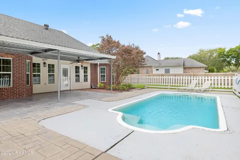 $267,500 | 305 Crossbow Drive, New Iberia, LA 70563