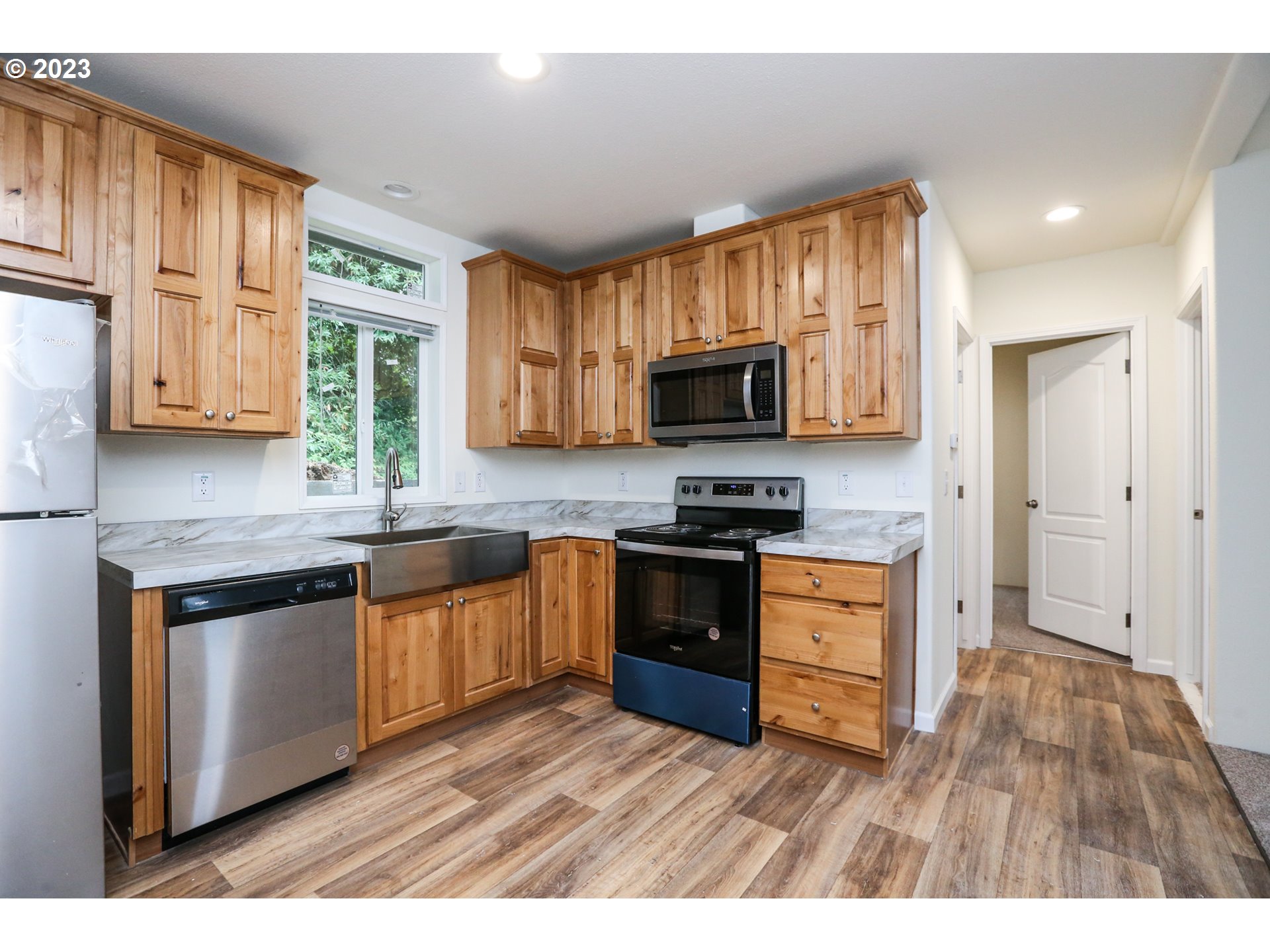 621 South 57th Place Springfield, OR 97478 - Photo 3 of 18 Gallery Image 3