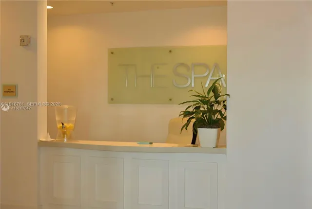 $4,000 | 90 Southwest 3rd Street, Unit 2202, Miami, FL 33130