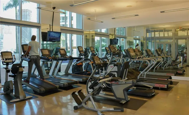 $4,000 | 90 Southwest 3rd Street, Unit 2202, Miami, FL 33130