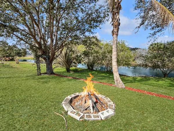 $2,800 | 117 Southwest Glenwood Drive, Port St. Lucie, FL 34984