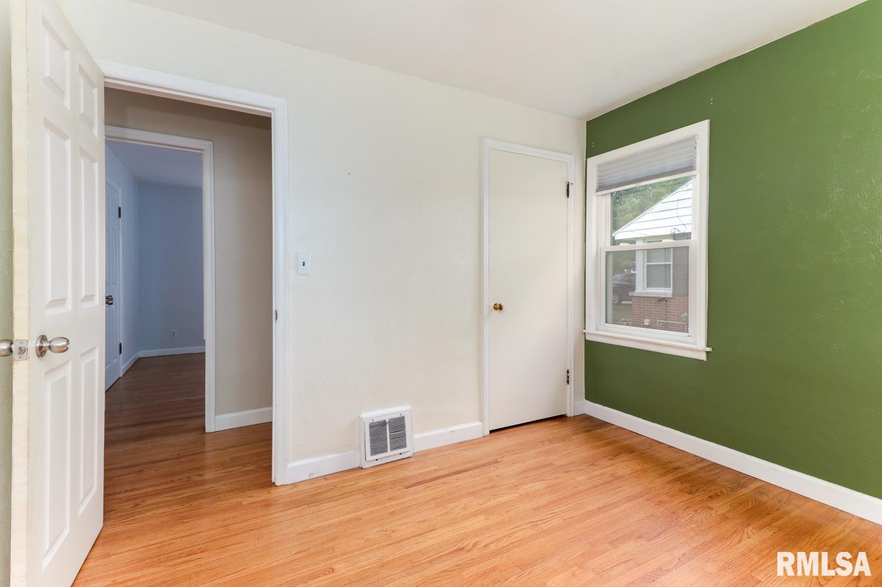 504 Spring Street Washington, IL 61571 - Photo 12 of 32 Gallery Image 12