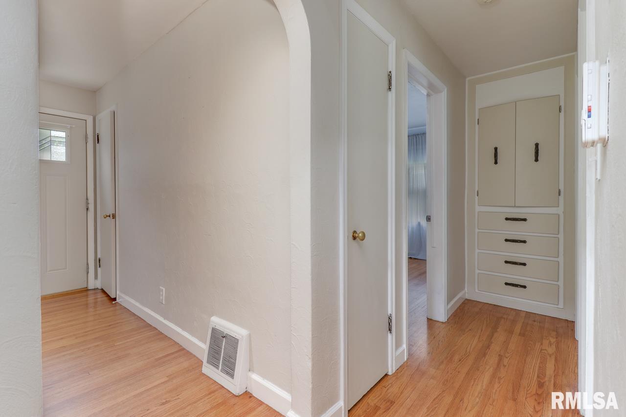 504 Spring Street Washington, IL 61571 - Photo 21 of 32 Gallery Image 21
