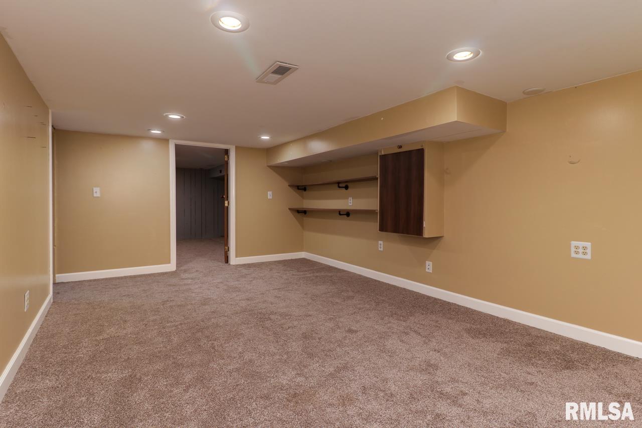504 Spring Street Washington, IL 61571 - Photo 24 of 32 Gallery Image 24