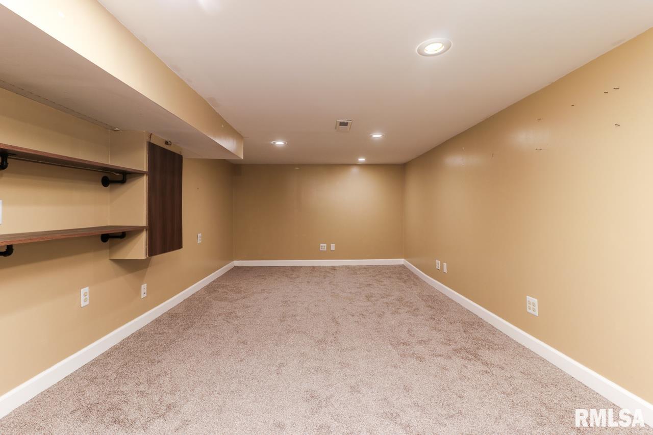 504 Spring Street Washington, IL 61571 - Photo 25 of 32 Gallery Image 25