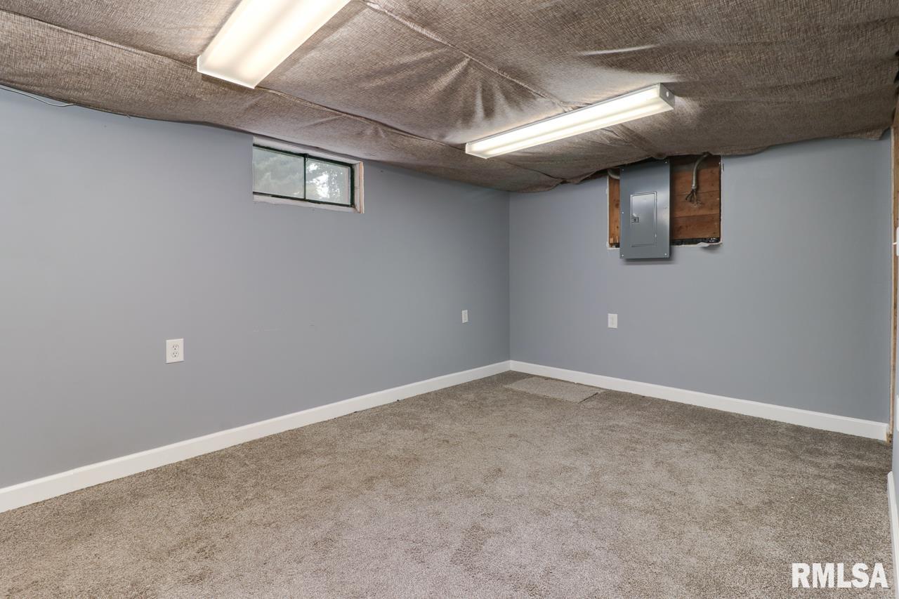 504 Spring Street Washington, IL 61571 - Photo 27 of 32 Gallery Image 27