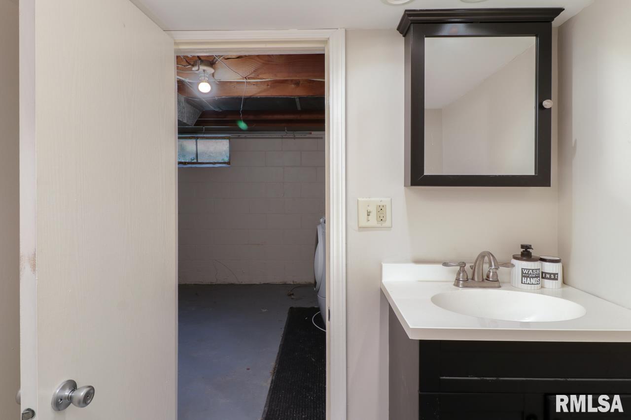 504 Spring Street Washington, IL 61571 - Photo 30 of 32 Gallery Image 30