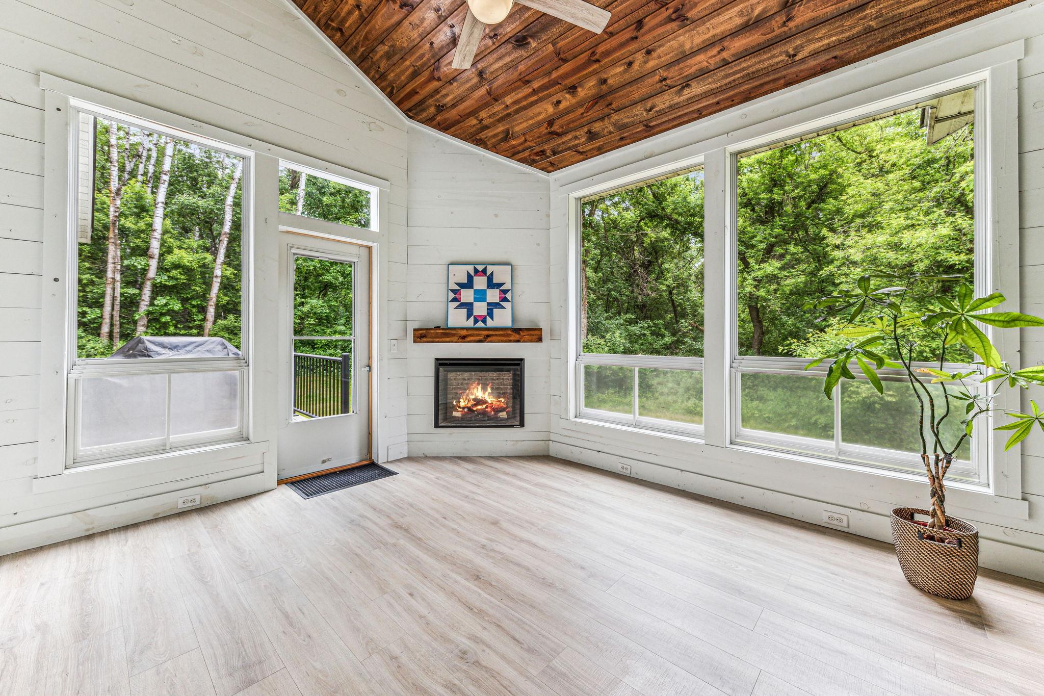920 Willow Ridge Road Hudson, WI 54016 - Photo 9 of 30 Gallery Image 9