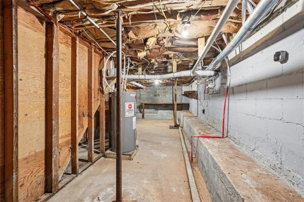 172 Meador Way Southeast Atlanta, GA 30315 - Photo 29 of 34 a view of a balcony with door