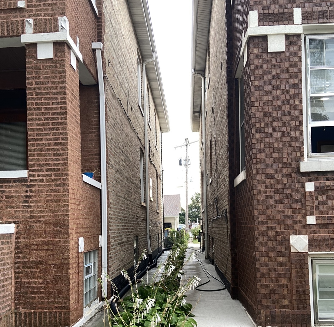 4818 South Springfield Avenue Chicago, IL 60632 - Photo 2 of 36 a view of a brick buildings