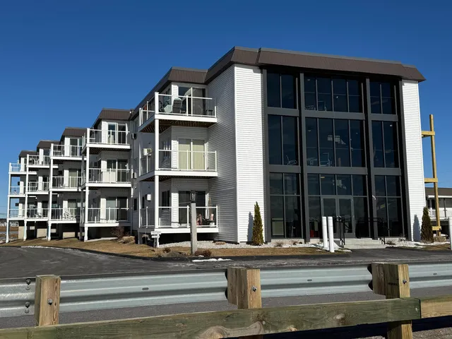 $2,000 | 493 Ocean Boulevard, Unit 22, Hampton, NH 03842