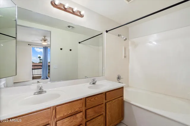 $2,250 | 2019 East Campbell Avenue, Unit 125, Phoenix, AZ 85016
