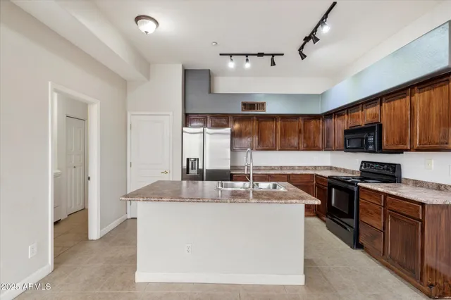 $2,250 | 2019 East Campbell Avenue, Unit 125, Phoenix, AZ 85016