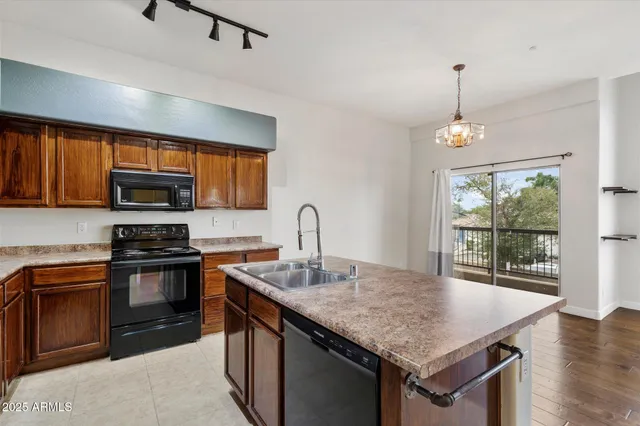 $2,250 | 2019 East Campbell Avenue, Unit 125, Phoenix, AZ 85016