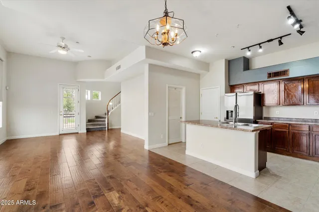 $2,250 | 2019 East Campbell Avenue, Unit 125, Phoenix, AZ 85016